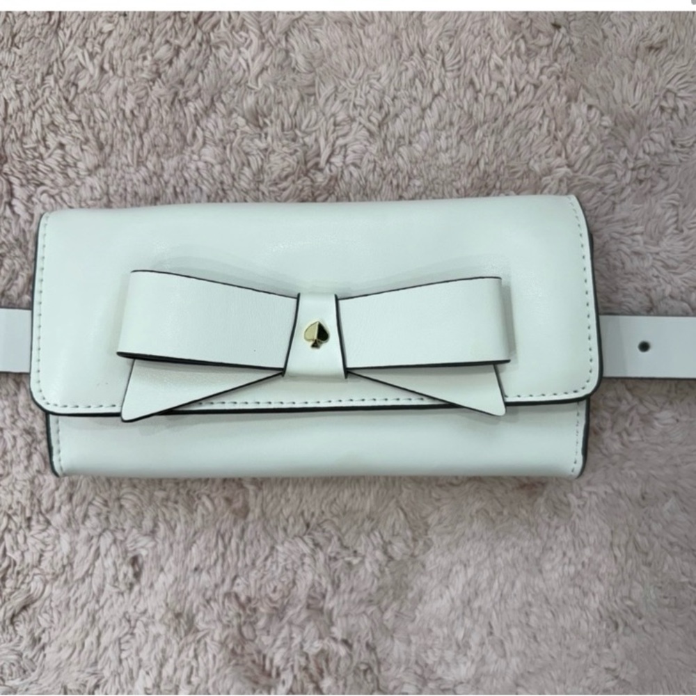 Kate Spade Stylish White Belt Bag with Bow Accent - Picture 2 of 4